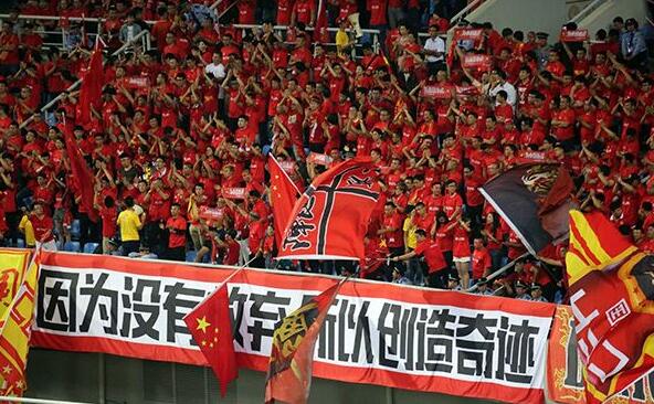 此次刘伟强首次挑战《武林怪兽》，并有尔冬升、罗晓文等强大幕后阵容助阵，誓为今年圣诞打造最强笑料